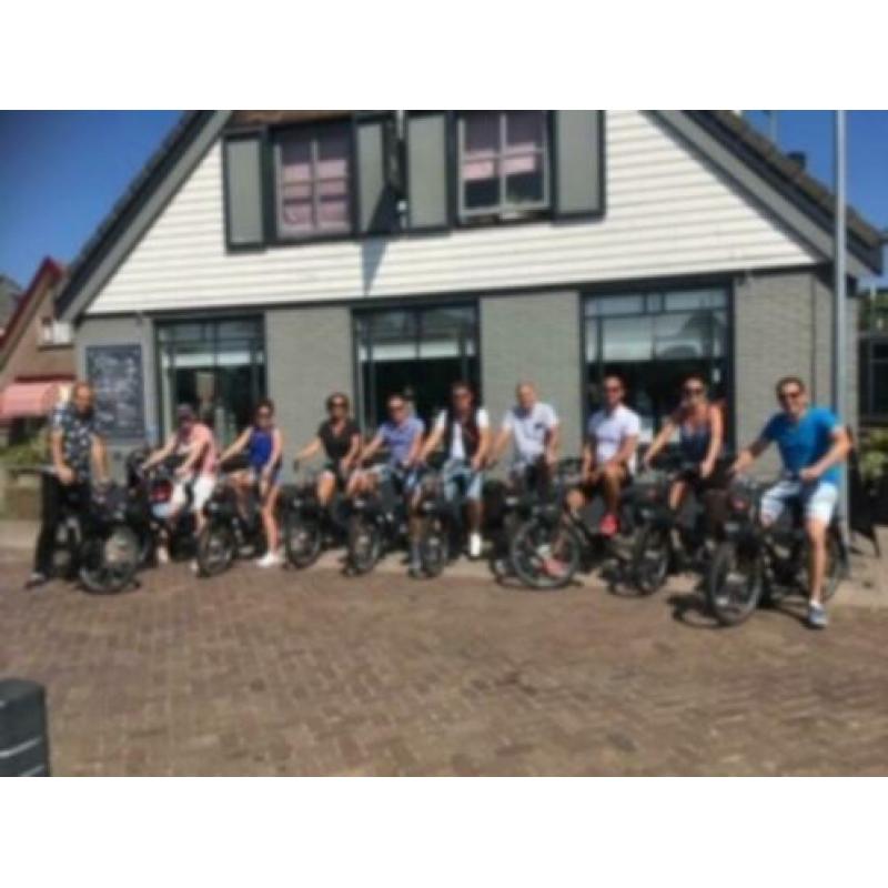 Bedrijfsuitje, vrijgezellenfeestje of uitje: Ga solexrijden!