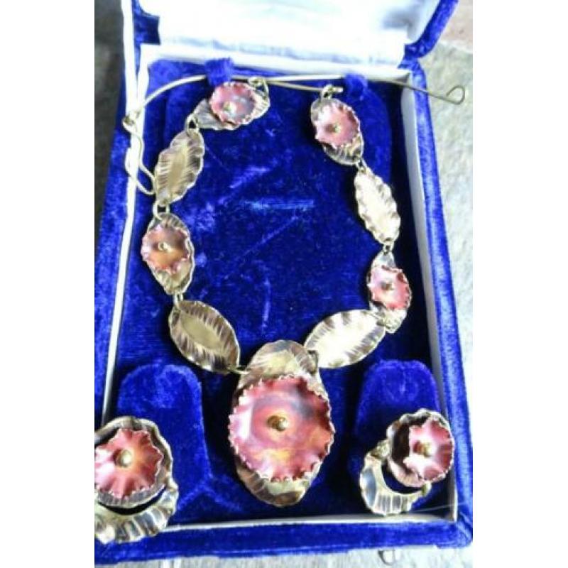 KETTING MET OORBELLEN CLIPS 2 kleuren koper in fluwelen doos