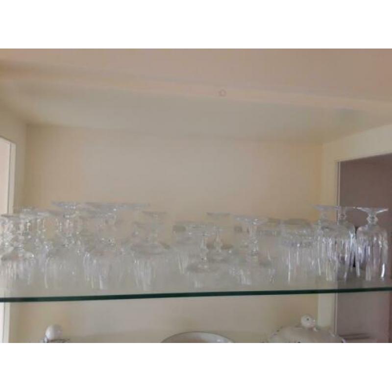 kristallen glasservies. Bleikristall > 24%.
