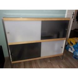 Kewlox Dressoir