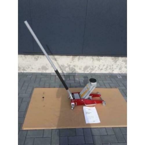 Alu/ijzer krik 2,50 ton hefvermogen dubbele cilinders.