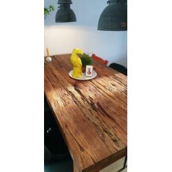 Robuuste eettafel van teakhout. 200cm×100cm×80cm