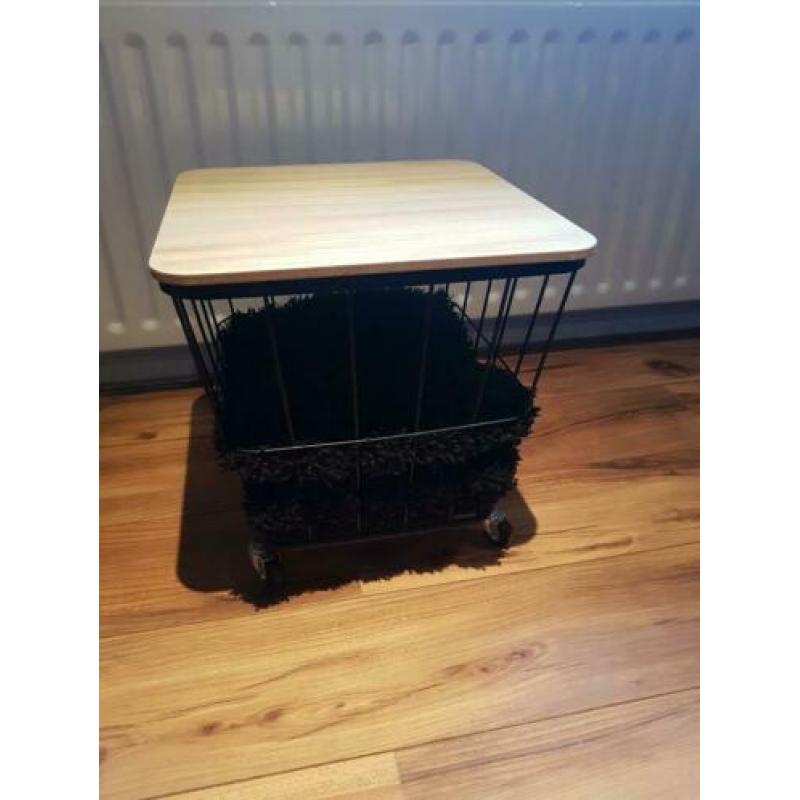 Bijzettafel / Mand op wieltjes