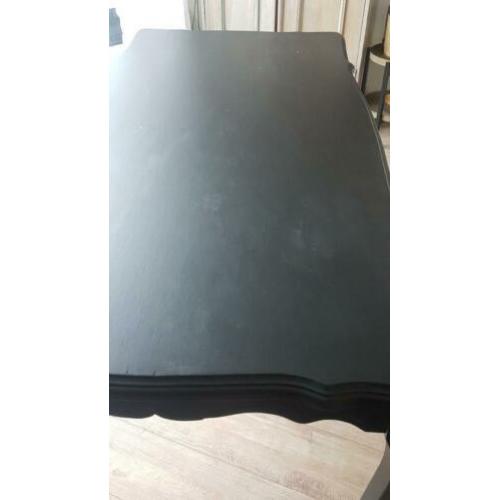 Brocante eettafel hout zwart geschilderd