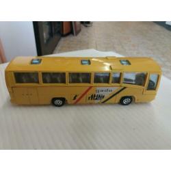Model auto. Gado bus.