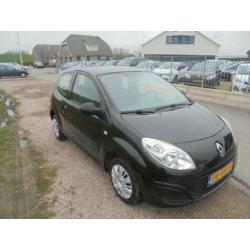 Renault Twingo 1.2 Authentique Renault twingo 1.2 benzine me