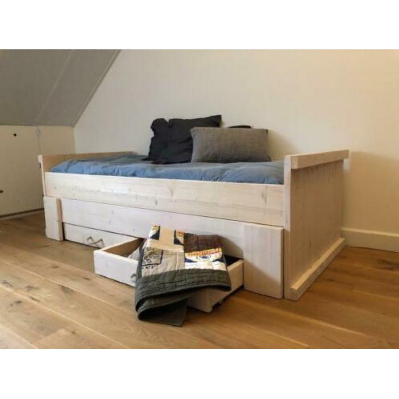 Tienerbed steigerhout white wash