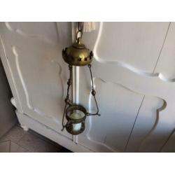 Oude mooie Godslamp, met Lourdes kaars