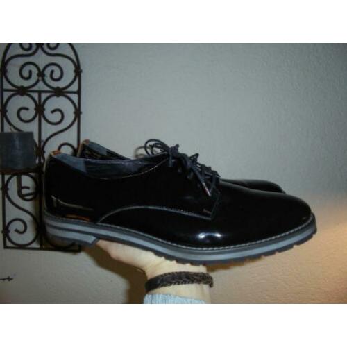 s26) zwart lak leer veter schoenen mitica mt 42 als nieuw~!