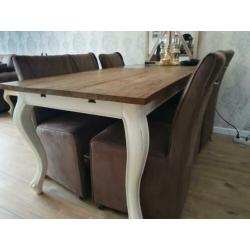 Te koop landelijke eettafel met 6 stoelen