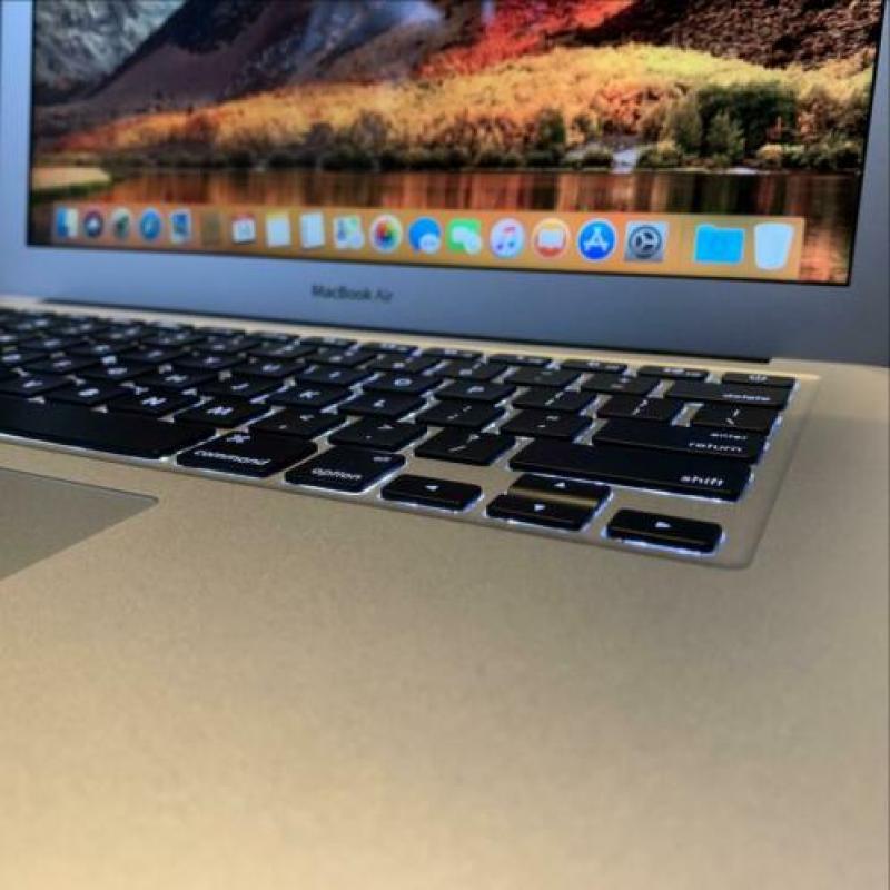 MacBook Air 13" 1.6GHz i5 4GB RAM 128GB SSD 1 jaar GARANTIE