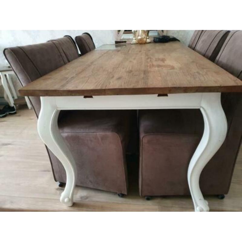 Te koop landelijke eettafel met 6 stoelen