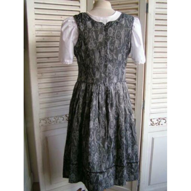 tiroler dirndl jurk en blouse maat 38 nr LL 833
