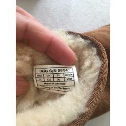 Ugg classic mini