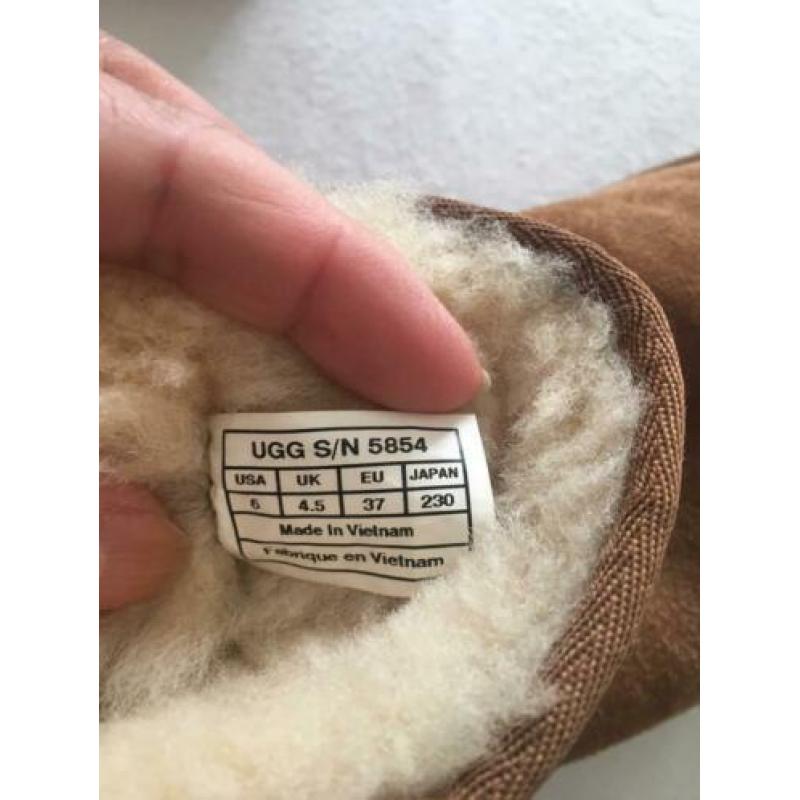 Ugg classic mini