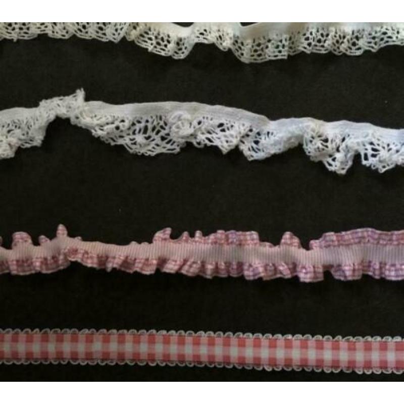 Elastisch band lint roezellint elastiek roezel roze wit kant