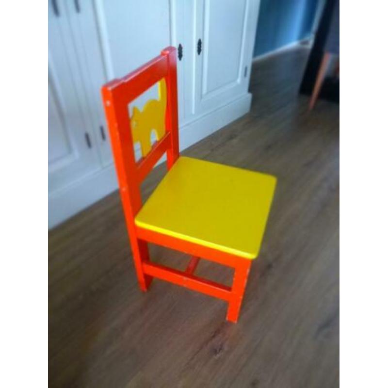 Twee leuke kinderstoeltjes