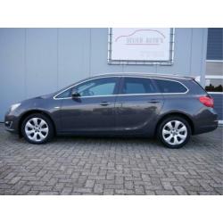 Opel Astra Sports Tourer 1.4 Turbo Business + Navigatie/17in