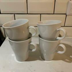 4 Arzberg Coffee Mugs 9 cm./ Arzberg koffie en thee kopjes