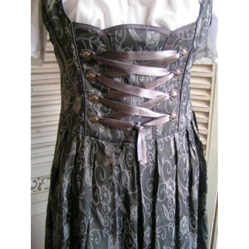 tiroler dirndl jurk en blouse maat 38 nr LL 833