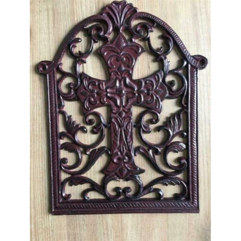 Wanddecoratie-keltisch- kruis-ventilatierooster- haard