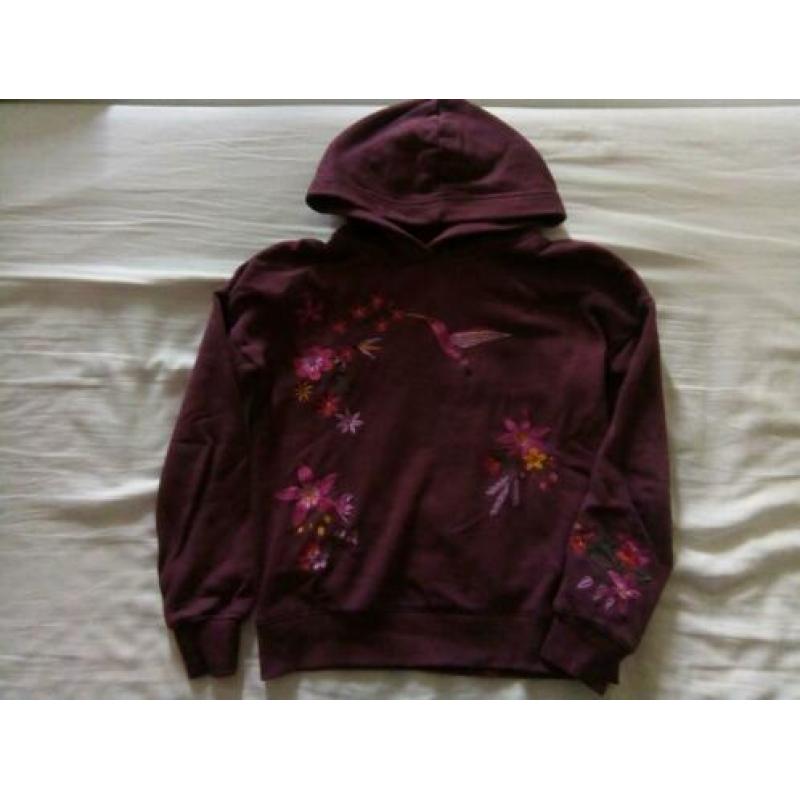 134/140 Trui met geborduurde kolibri en bloemen ed Super moo