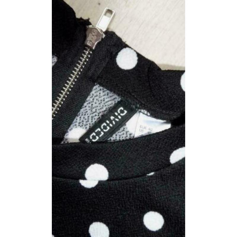 Mooi DIVIDED H&M zwart polkadots stretch jurkje S-M