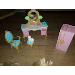 7 barbies enz...
