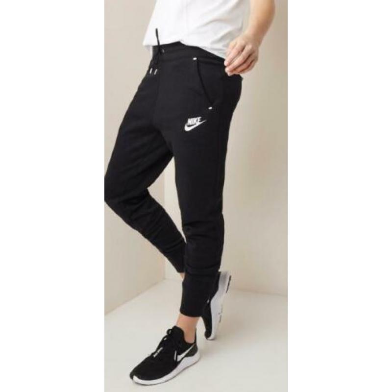 Mooie Nike joggingsbroek (nieuw!!!) met prijskaart