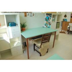 stevige tafel / bureau met opbergvak