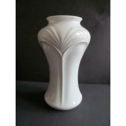 Art deco styl wit keramiek vaas.