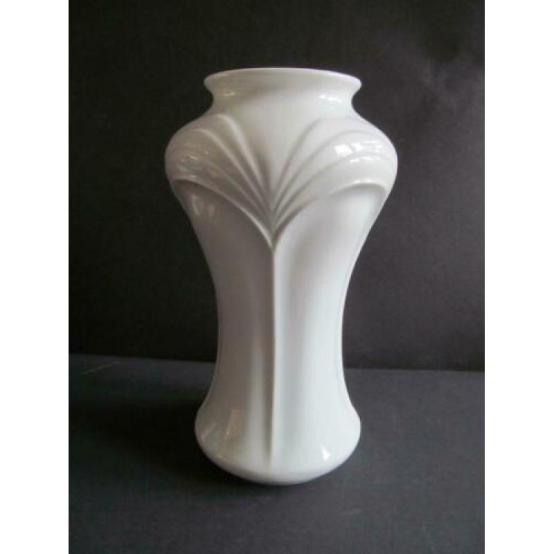 Art deco styl wit keramiek vaas.
