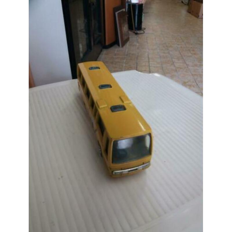 Model auto. Gado bus.