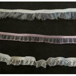 Elastisch band lint roezellint elastiek roezel roze wit kant