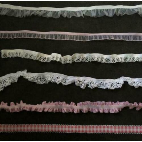 Elastisch band lint roezellint elastiek roezel roze wit kant