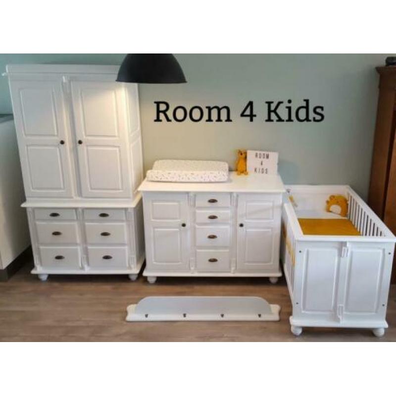 Babykamer landelijk brocante brocant wit compleet
