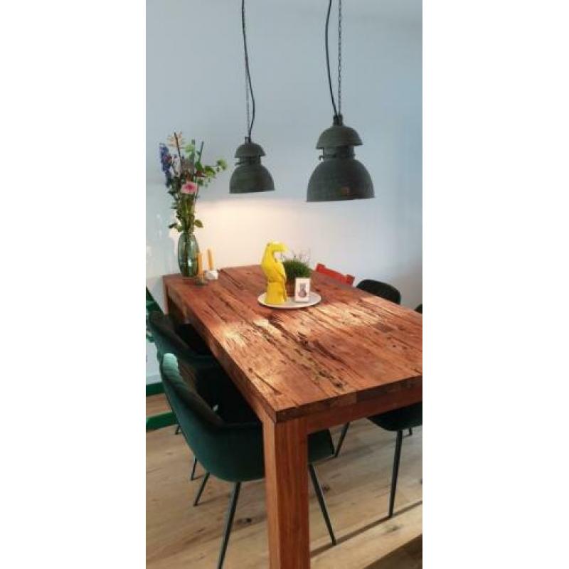 Robuuste eettafel van teakhout. 200cm×100cm×80cm