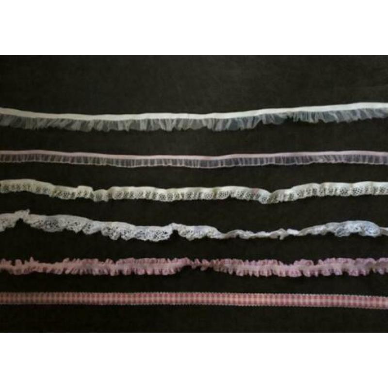 Elastisch band lint roezellint elastiek roezel roze wit kant
