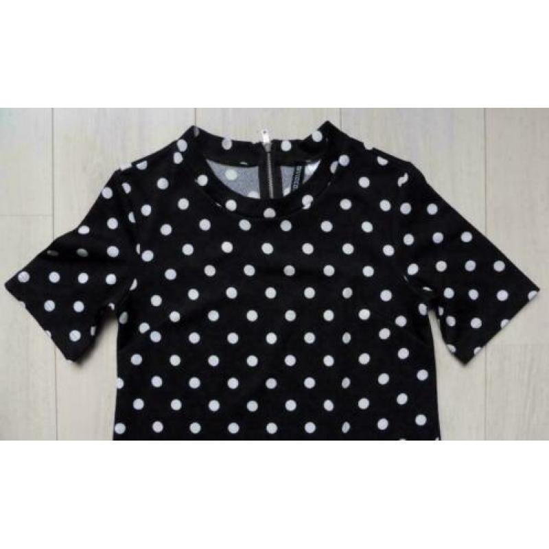 Mooi DIVIDED H&M zwart polkadots stretch jurkje S-M
