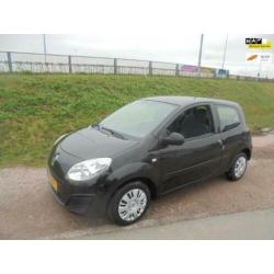 Renault Twingo 1.2 Authentique Renault twingo 1.2 benzine me