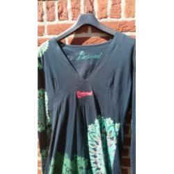 Desigual zwarte jurk met pauwenverenpatroon. Merk Kraaltjes
