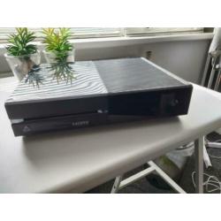 Xbox one + games + controller