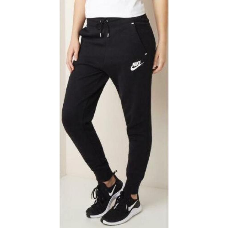 Mooie Nike joggingsbroek (nieuw!!!) met prijskaart