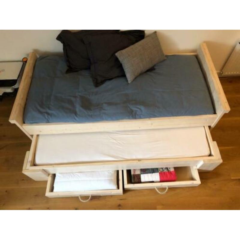 Tienerbed steigerhout white wash