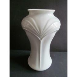 Art deco styl wit keramiek vaas.