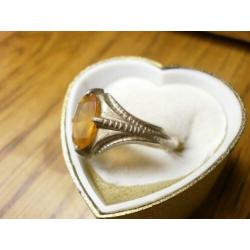 %100 Natuurlijk Geel Granaat zeldzaam ring in klauw design**