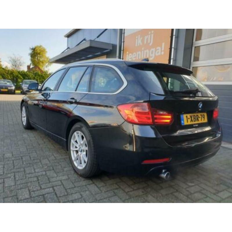 BMW 3-serie Touring 320d High Executive met Afneembare trekh