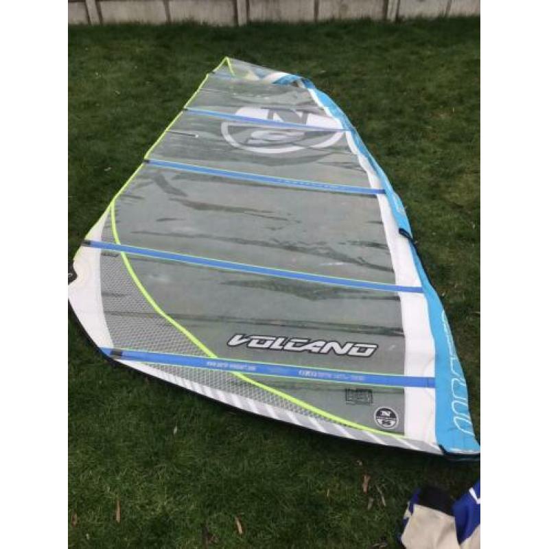 North sails volcano 6.8 / Hotsails fire 5.0
