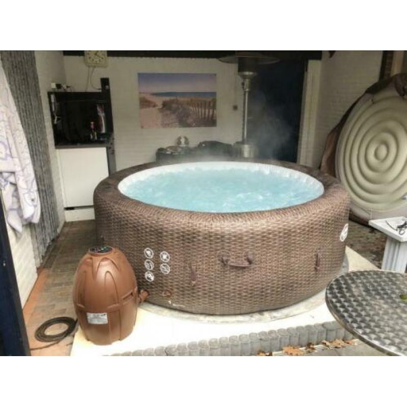 Jaquzzi Lazy Spa St Moritz opblaasbaar