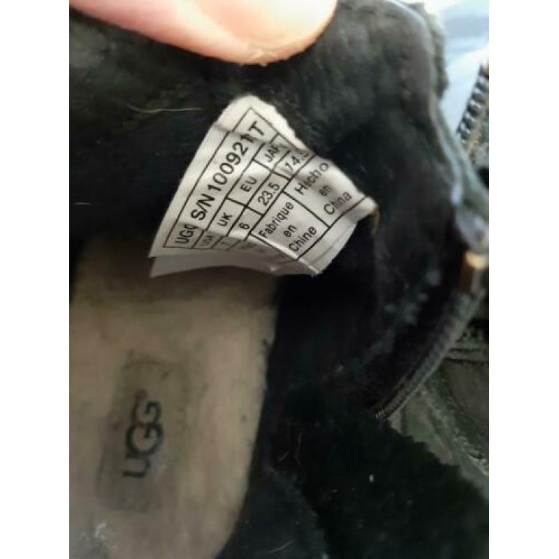 Uggs 23,5